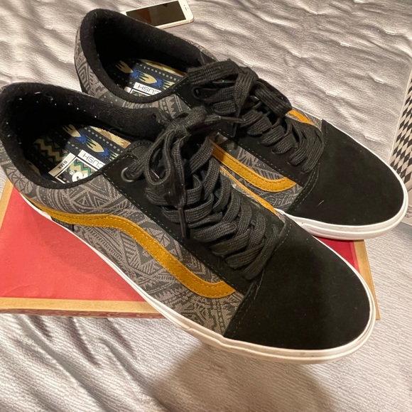 Vans - Picture 2 of 3